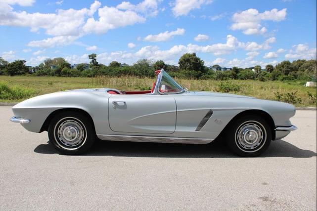 Photo of 1962 Sateen Silver Chevrolet Corvette