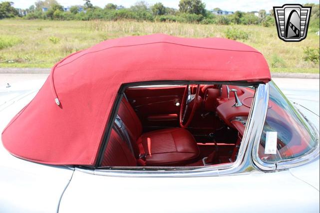 Photo of 1962 Sateen Silver Chevrolet Corvette
