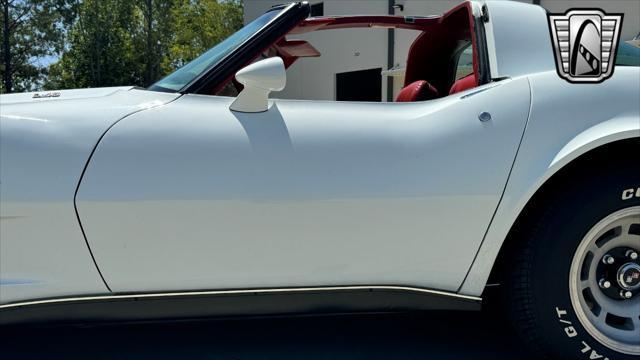 Photo of 1979 White Chevrolet Corvette