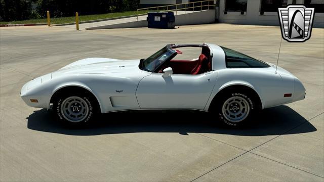 Photo of 1979 White Chevrolet Corvette
