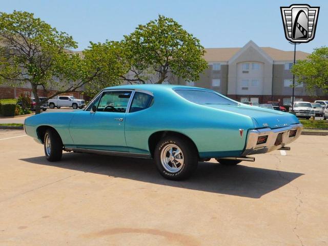 Photo of 1968 Turquoise Blue Pontiac LeMans