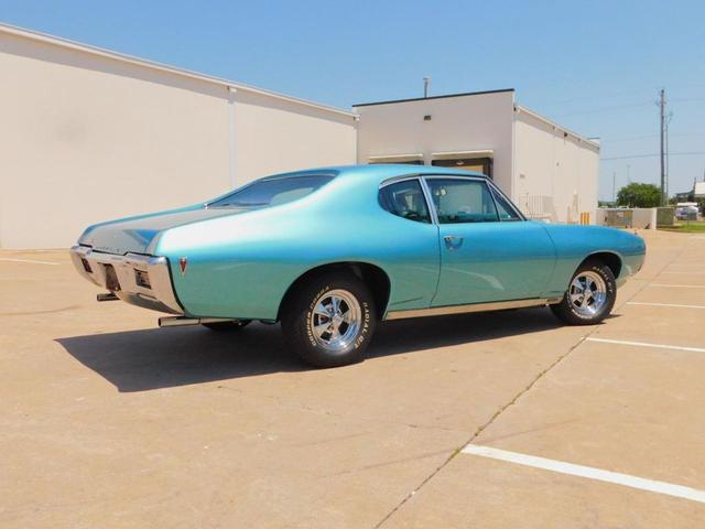 Photo of 1968 Turquoise Blue Pontiac LeMans