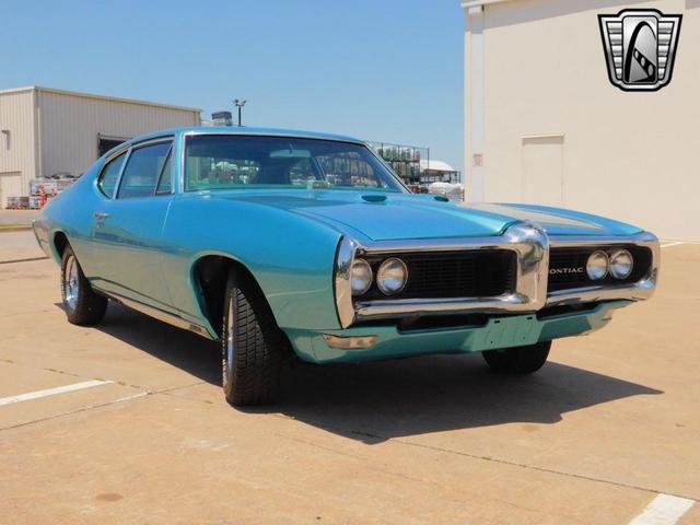 Photo of 1968 Turquoise Blue Pontiac LeMans