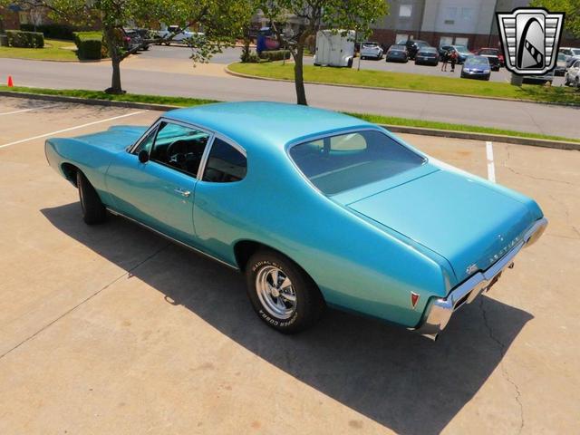 Photo of 1968 Turquoise Blue Pontiac LeMans