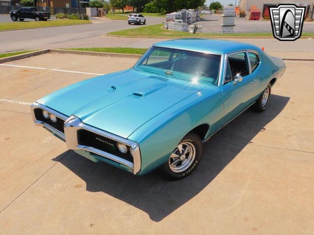 Photo of 1968 Turquoise Blue Pontiac LeMans