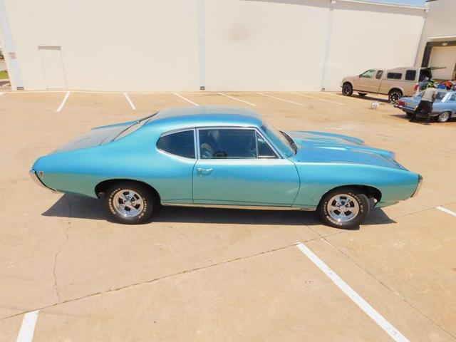 Photo of 1968 Turquoise Blue Pontiac LeMans