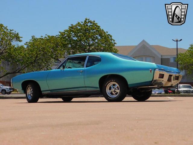 Photo of 1968 Turquoise Blue Pontiac LeMans