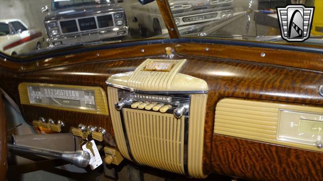 Photo of 1941 Brown Packard 120