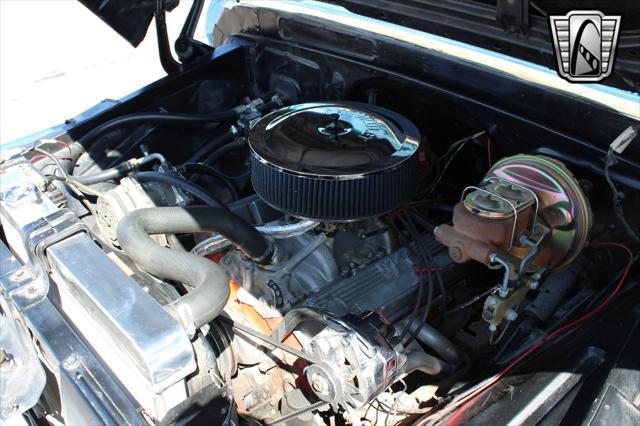 Photo of 1963 Blue and white Chevrolet C10/K10