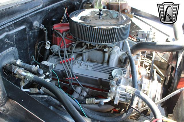 Photo of 1963 Blue and white Chevrolet C10/K10
