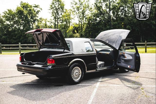 Photo of 1995 Black Mercury Cougar