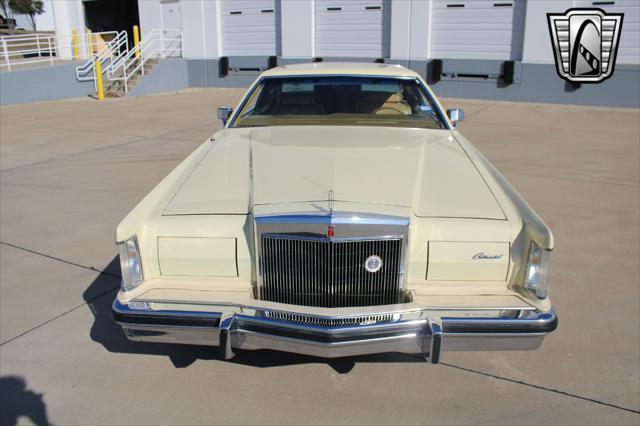 Photo of 1977 Yellow Lincoln Continental