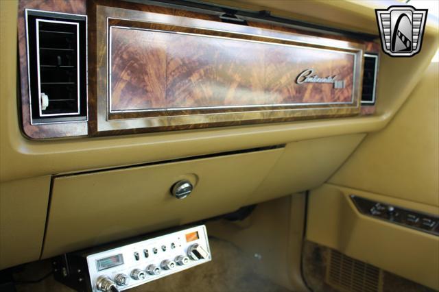 Photo of 1977 Yellow Lincoln Continental