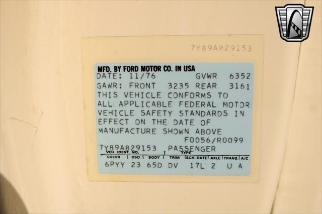 Photo of 1977 Yellow Lincoln Continental