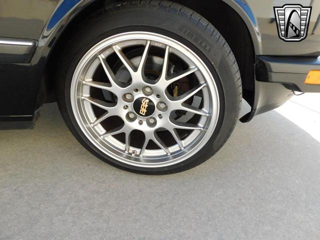 Photo of 1987 Black BMW 528