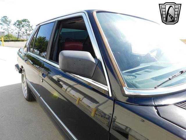 Photo of 1987 Black BMW 528