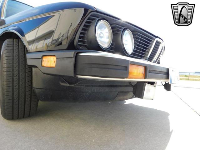 Photo of 1987 Black BMW 528