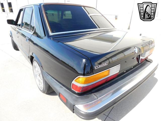 Photo of 1987 Black BMW 528