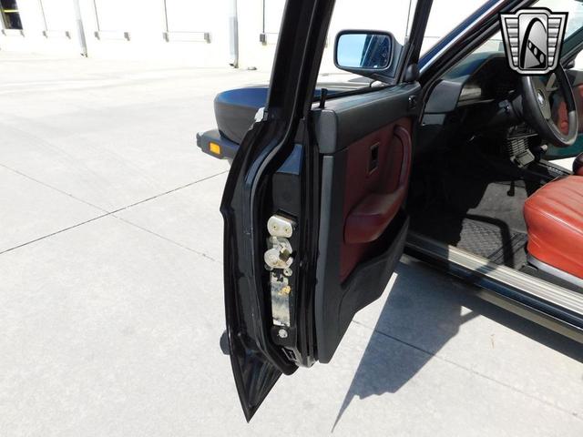 Photo of 1987 Black BMW 528