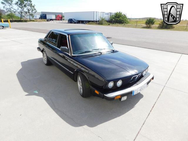 Photo of 1987 Black BMW 528