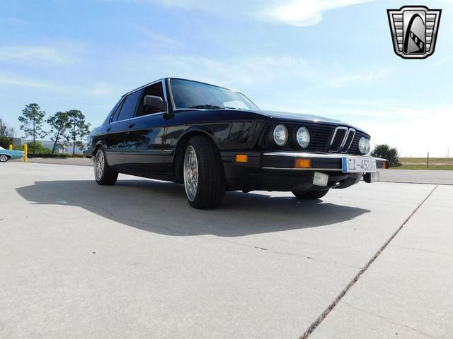 Photo of 1987 Black BMW 528