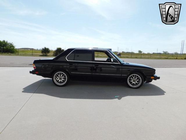 Photo of 1987 Black BMW 528