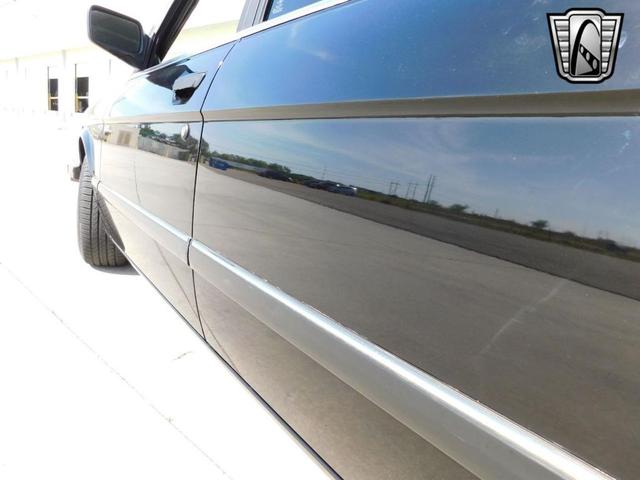 Photo of 1987 Black BMW 528