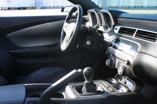 Photo of 2012 Black Chevrolet Camaro