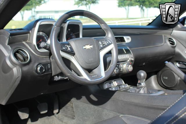 Photo of 2012 Black Chevrolet Camaro