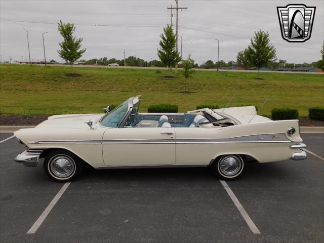 Photo of 1959 White Plymouth Sport Fury