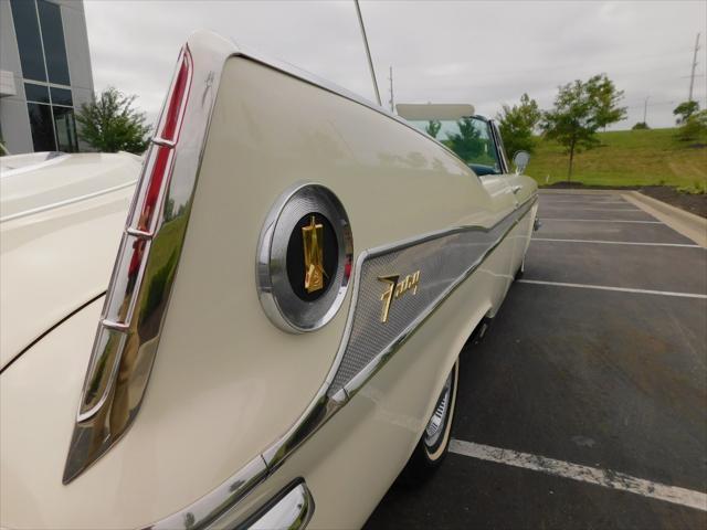 Photo of 1959 White Plymouth Sport Fury