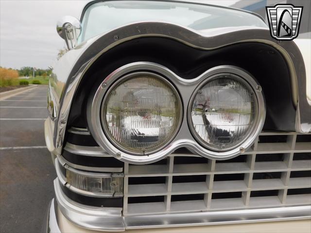 Photo of 1959 White Plymouth Sport Fury