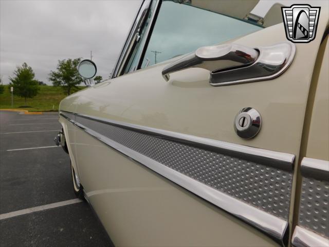 Photo of 1959 White Plymouth Sport Fury