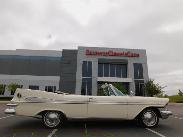 Photo of 1959 White Plymouth Sport Fury