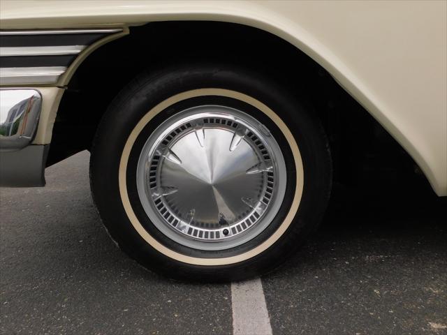 Photo of 1959 White Plymouth Sport Fury
