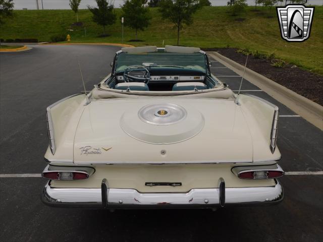 Photo of 1959 White Plymouth Sport Fury