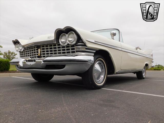 Photo of 1959 White Plymouth Sport Fury