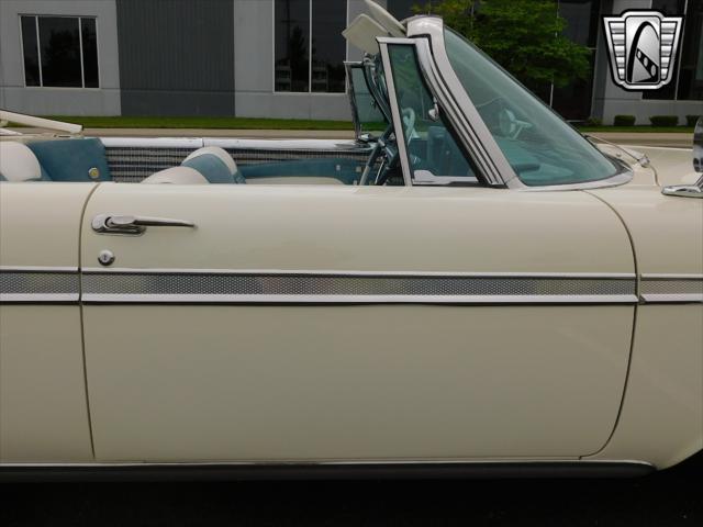 Photo of 1959 White Plymouth Sport Fury