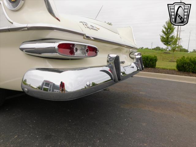 Photo of 1959 White Plymouth Sport Fury