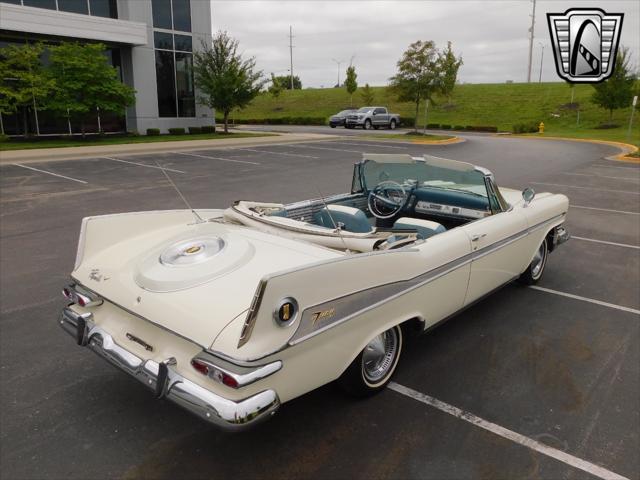 Photo of 1959 White Plymouth Sport Fury