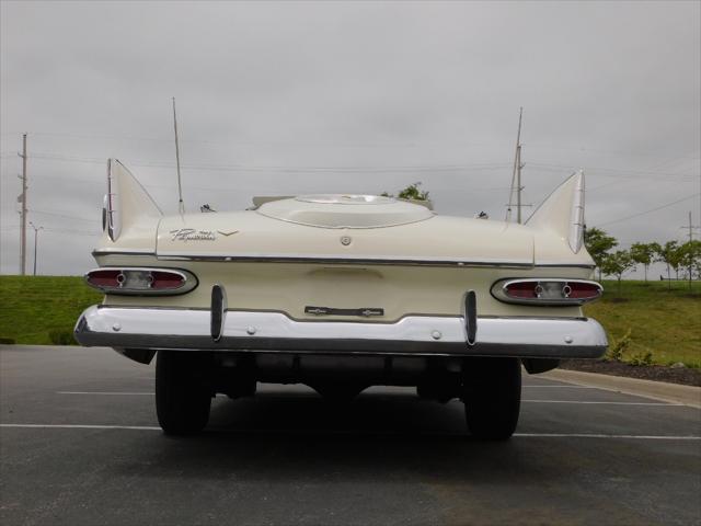 Photo of 1959 White Plymouth Sport Fury