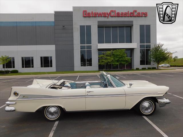 Photo of 1959 White Plymouth Sport Fury