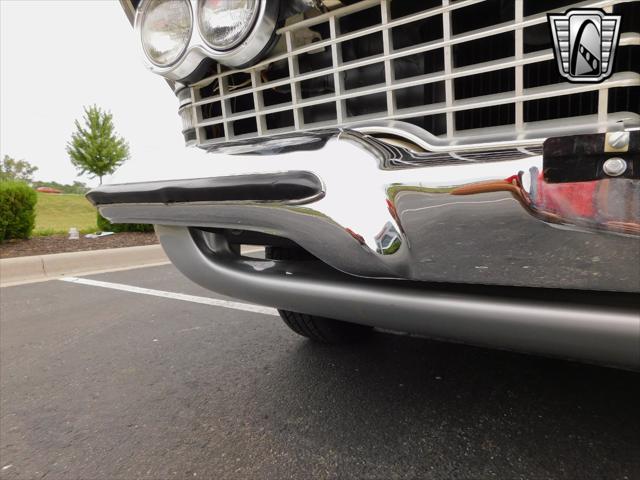 Photo of 1959 White Plymouth Sport Fury