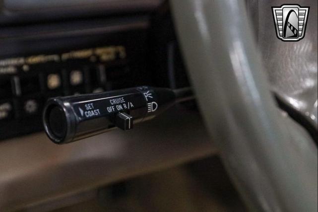 Photo of 1993 Verde Flax Metallic Cadillac Allante
