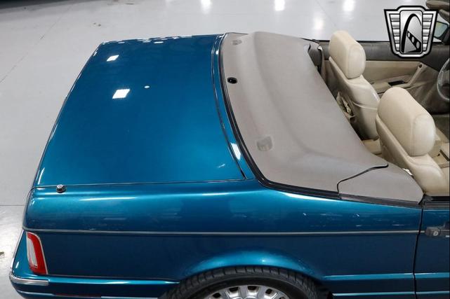 Photo of 1993 Verde Flax Metallic Cadillac Allante