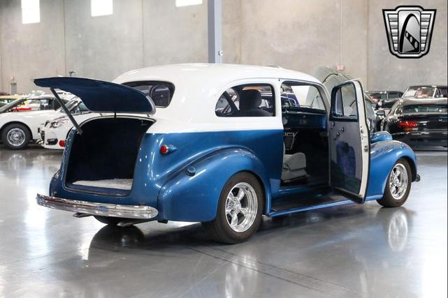 Photo of 1939 Blue/White Chevrolet Master 85