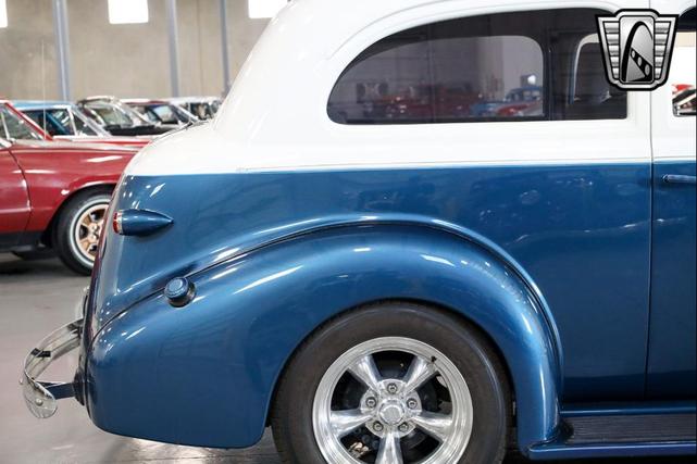 Photo of 1939 Blue/White Chevrolet Master 85