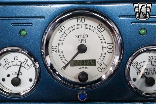 Photo of 1939 Blue/White Chevrolet Master 85