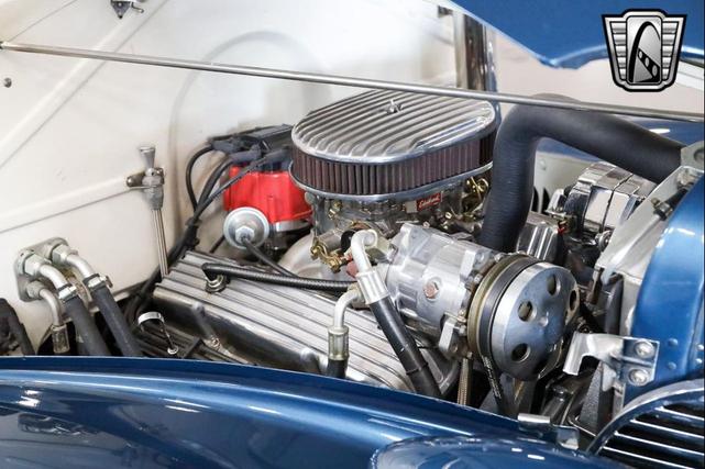 Photo of 1939 Blue/White Chevrolet Master 85