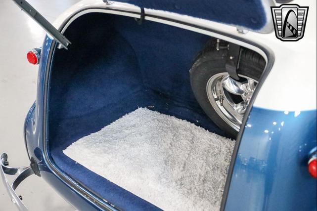 Photo of 1939 Blue/White Chevrolet Master 85